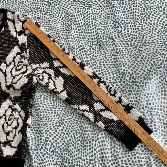 Empire Cat Black & White Floral Rose Knit Cardigan Sweater Medium Button Down - Picture 9 of 10